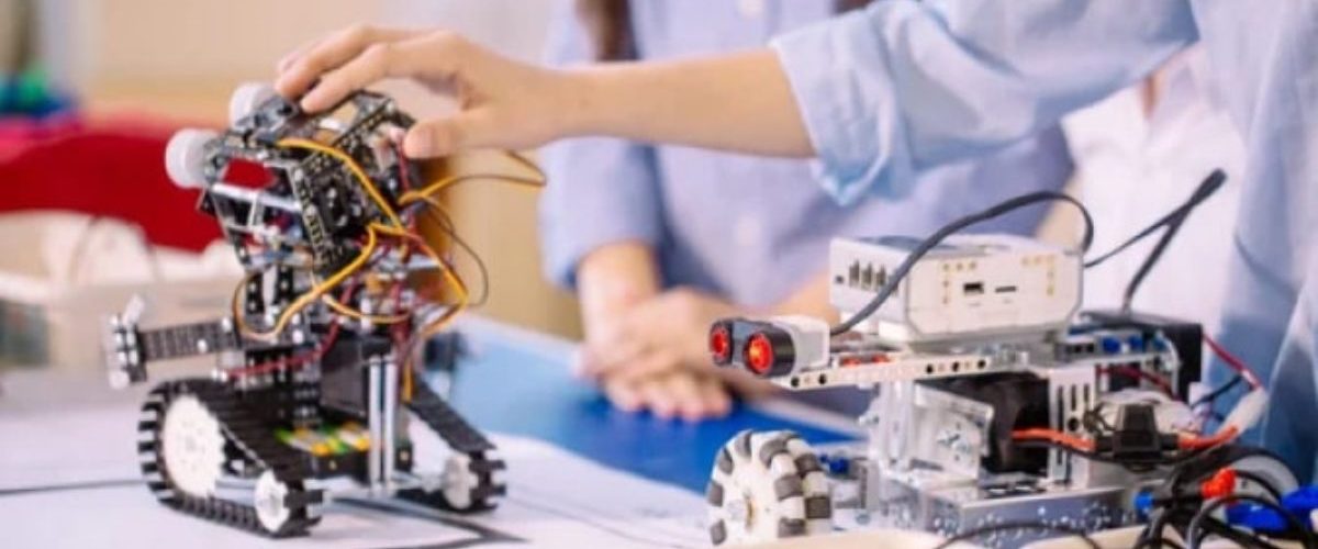 Robotica educativa que es 1200x800 1 1200x500